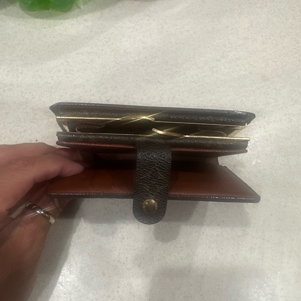 Louis Vuitton monogram kisslock wallet